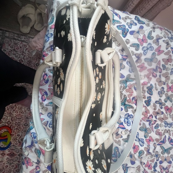 Betsey Johnson Black Daisy Satchel with White Trim - Picture 3 of 4